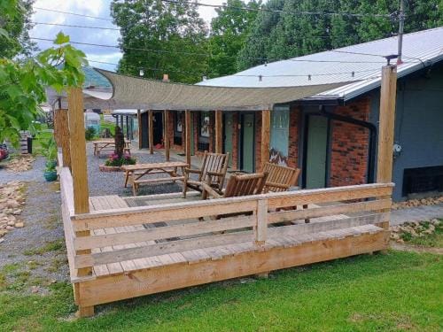 Wild Mountain Lodge Motel in Sevier County