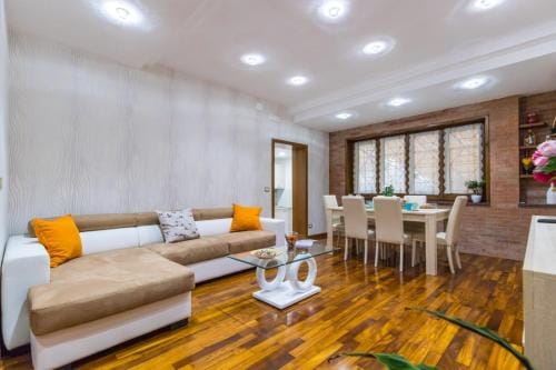 Shared lounge/TV area