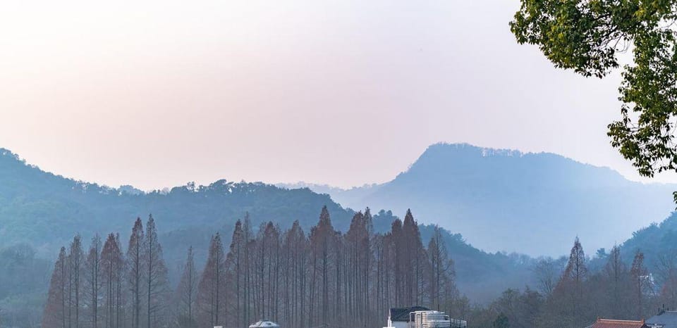 Hangzhou Xixiang Homestay (Xihu Prince Bay Branch) Hotel in Hangzhou