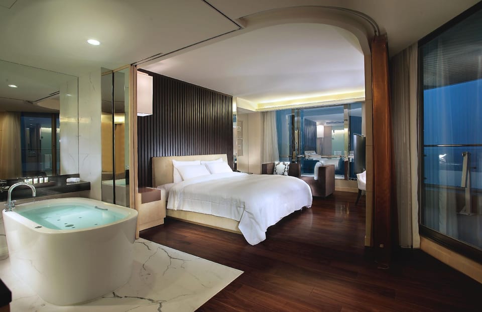 Whirlpool bathtub