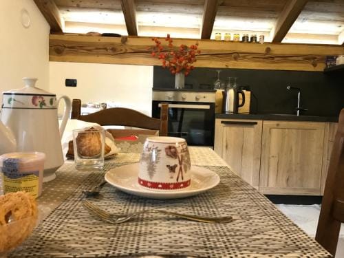 Au Coin Du Chateau Hotel in Châtillon
