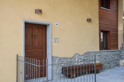 Au Coin Du Chateau Hotel in Châtillon