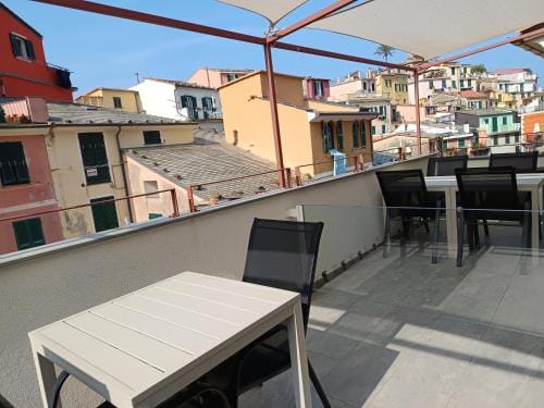 Santa Marta Rooms - Vernazza Hotel in Vernazza