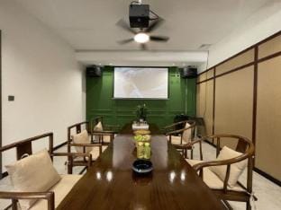 Lin'an Guide Mountain Wangfenglou Homestay Hotel in Hangzhou