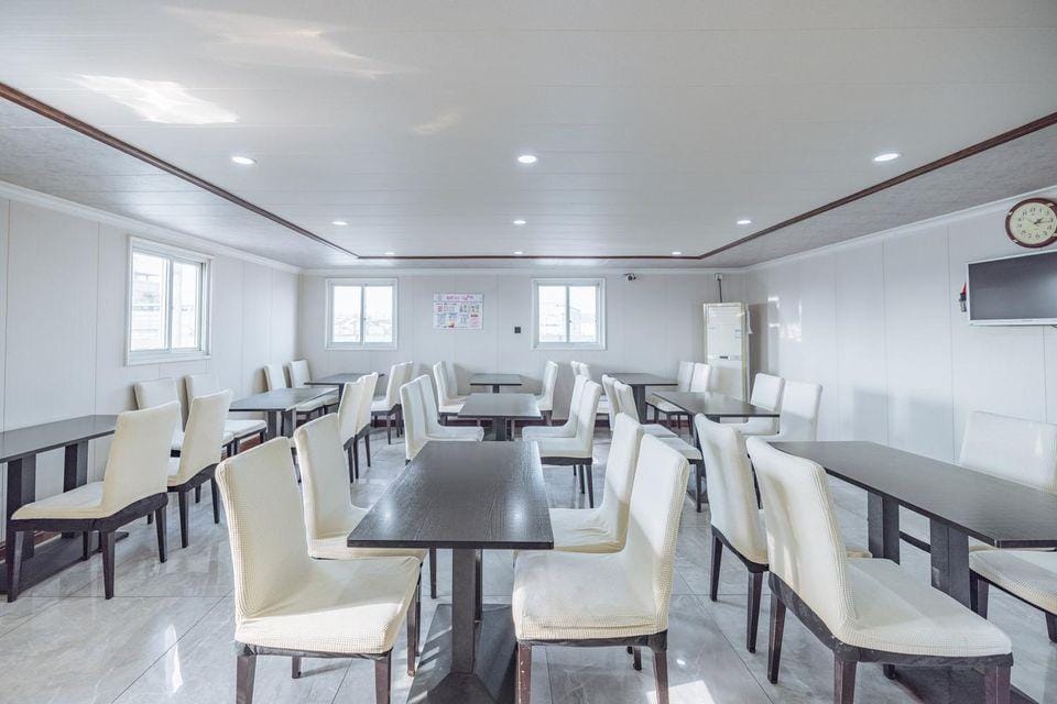 VX Hotel (Nanjing South Railway Station Daming Road Subway Station) Hotel in Nanjing