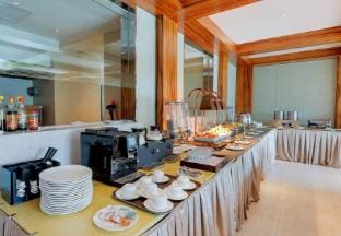 Golden Niu Lake Resort Hotel in Nanjing