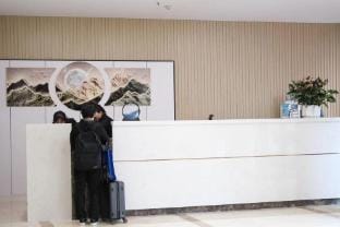 Nanjing Xuanwu Lake Phoenix Universal Hotel New Model Road Subway Station Hotel in Nanjing