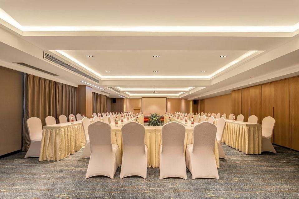Yin Hu Hotel (Wanda maoxianlin University Town Nanjing) Hotel in Nanjing