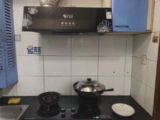 Xiaoxing Yesu Youth Hostel (Shanghai Jinjiang Amusement Park Metro Branch) Hotel in Shanghai