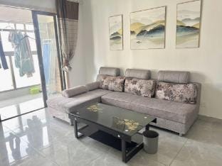 Banshan Homestay (Hangzhou Bay Century City Branch) Hotel in Zhejiang