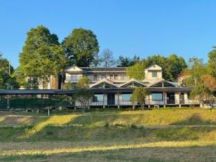 Yanjia Old House Resort Hotel in Zhejiang