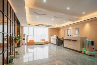Four Seasons Holiday Hotel (Nanjing Zhushan Road Metro Station) Hotel in Nanjing