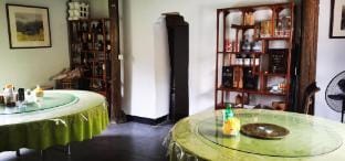 Niwu Moyu Calligraphy Theme Inn Hotel in Zhejiang