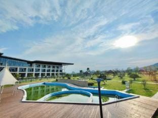 Slow Girl·Next Door Party Villa (Jintan Maoshan Dongfang Salt Lake City Scenic Area Branch) Hotel in Jiangsu