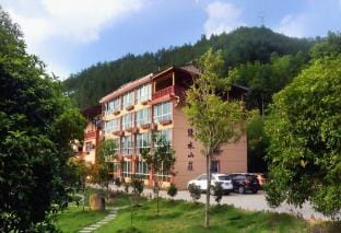 Lishui Yunhe Jinshuitan Longmen Lvshui Villa Hotel in Zhejiang