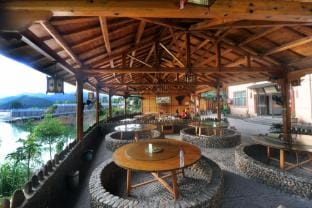Lishui Yunhe Jinshuitan Longmen Lvshui Villa Hotel in Zhejiang