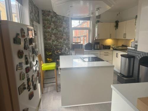 Woodville Lodge Leeds - A Cosy Guest House with Self Service Residents Kitchen Hotel in Leeds