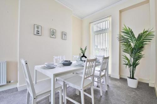 Family-Friendly Cardiff Comfort! Hotel in Cardiff