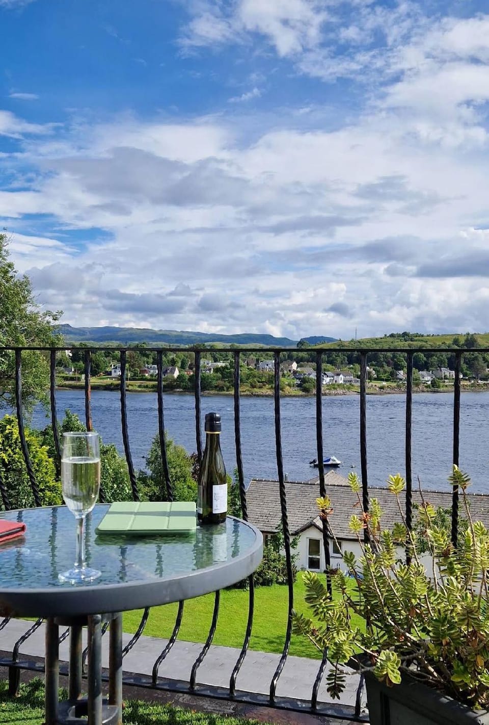Lochnell Arms Hotel  Hotel in Scotland