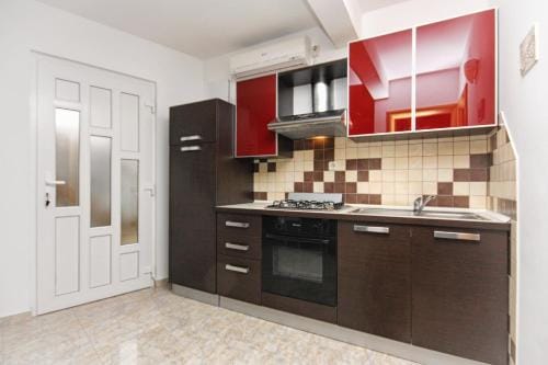 Apartments and rooms with parking space Trogir - 4814 Hotel in Trogir
