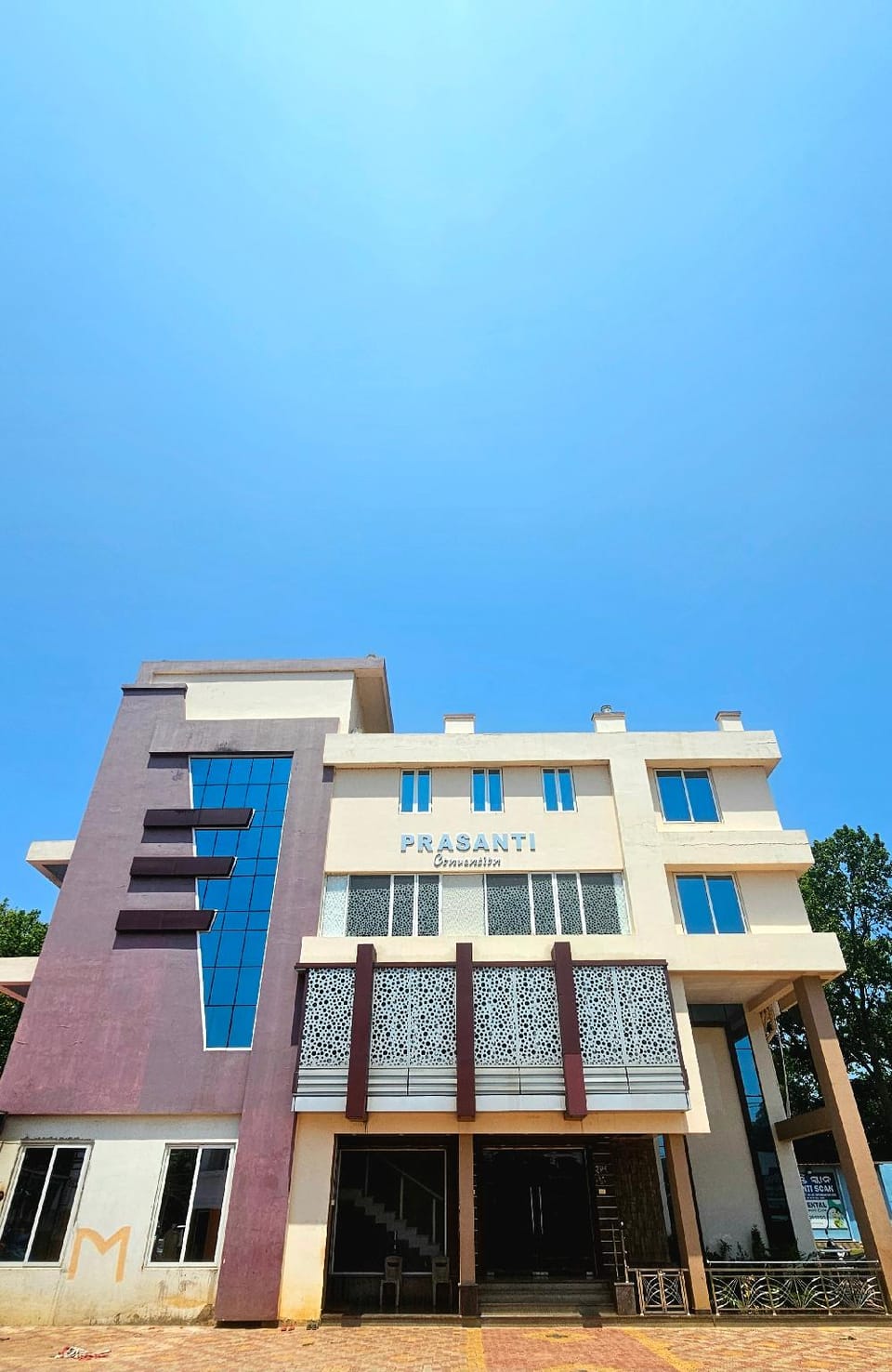 Prasanti Convention Hotel in West Bengal