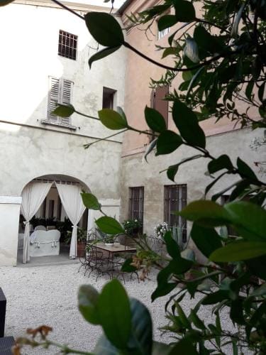 Piccola Corte Antica Hotel in Province of Brescia