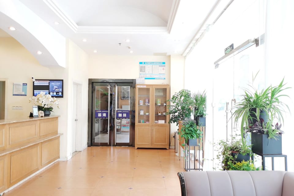 Home Inn Wuxi Hubin Commercial Street Taihu Lake Scenic Area Hotel in Suzhou