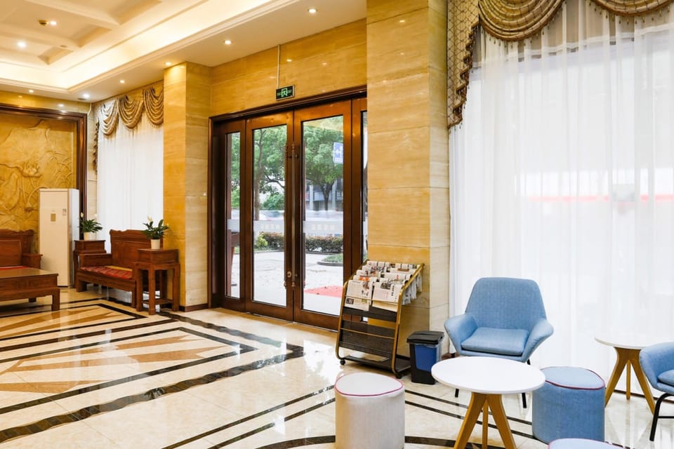 Home Inn Shaoxing North Station Paojiang New District Olympic Sports Center Hotel in Hangzhou