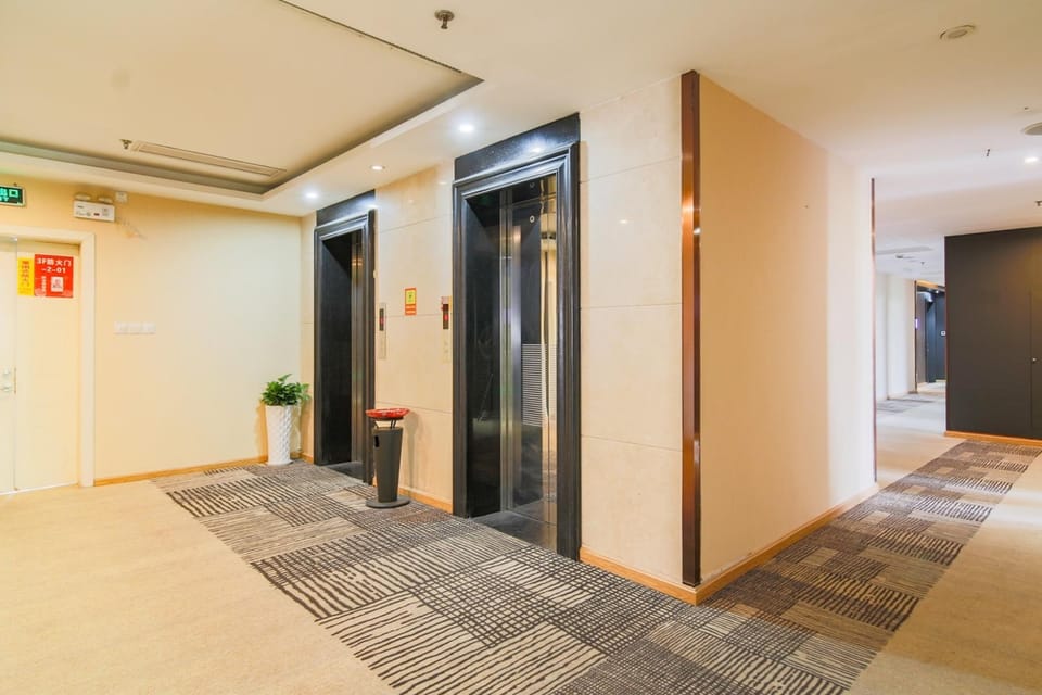 Home Inn Shaoxing North Station Paojiang New District Olympic Sports Center Hotel in Hangzhou