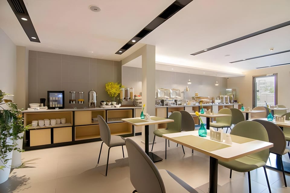 Home Inn Wuhu Nanling Zhanghe Avenue Jinjie Huafu Hotel in Zhejiang