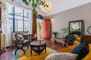 Nana Apartment (Jing'an Temple Branch) Hotel in Shanghai