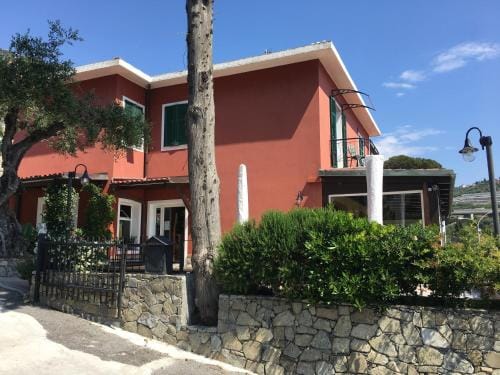 Baia dei Gabbiani Hotel in Liguria