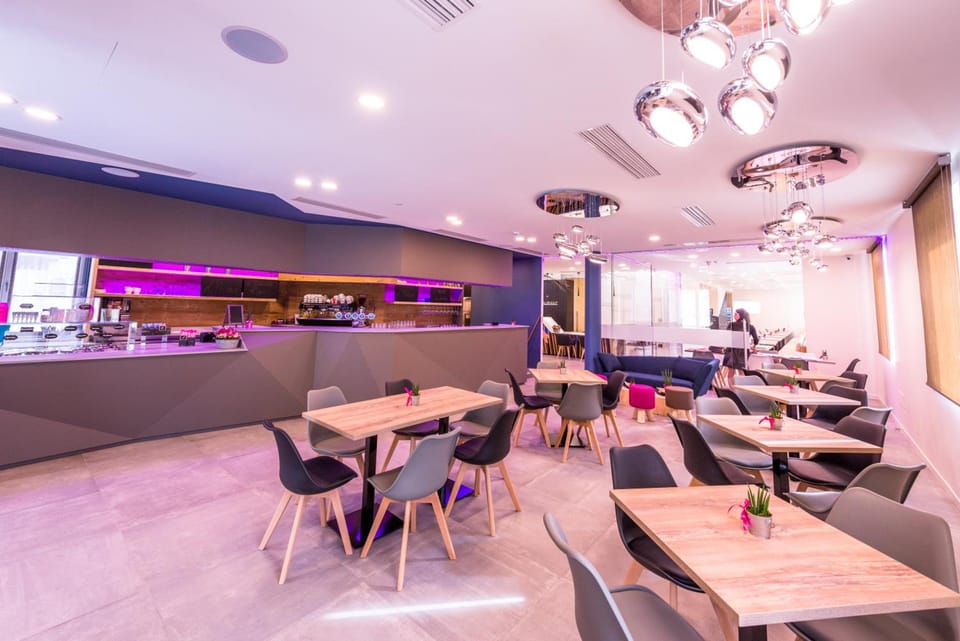 Bar/lounge