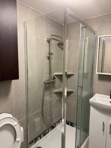 Relax in Uxbridge with Private Room Garden Access Hotel in Uxbridge