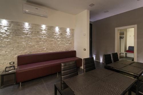 Casa Mirko - B & B con stazione ricarica auto elettriche parcheggio privato auto moto biciclette Hotel in Arezzo