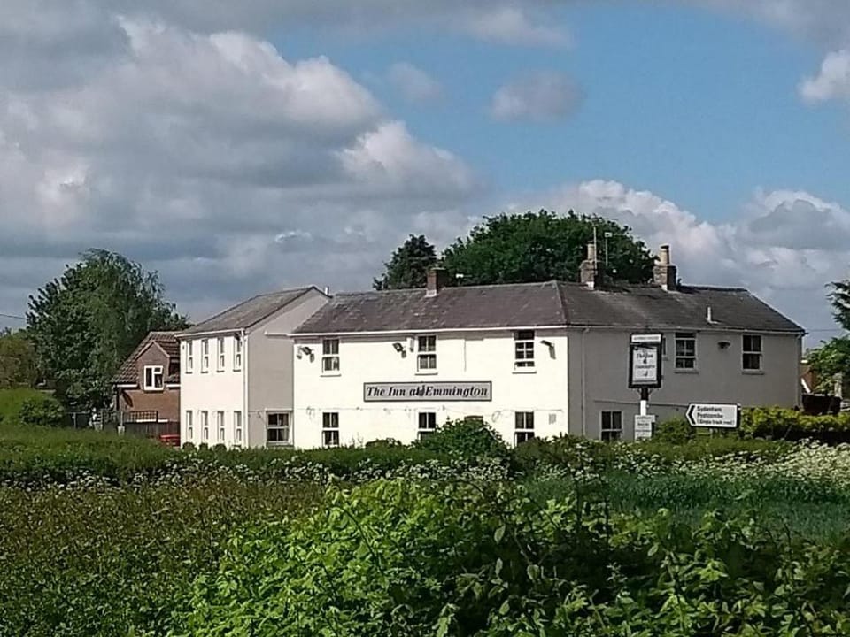 The Inn at Emmington Hotel in Wycombe District