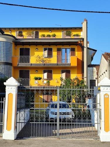 Lovely Casa Paola Villlafranca centro Zimmer Rooms Hotel in Province of Brescia