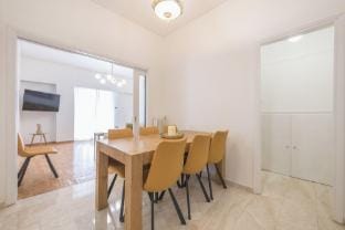 Victoria Majestic Suites Apartments Hotel in Athens