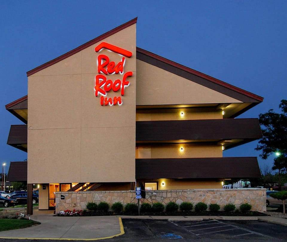 Red Roof Inn Akron Hotel in Springfield Township