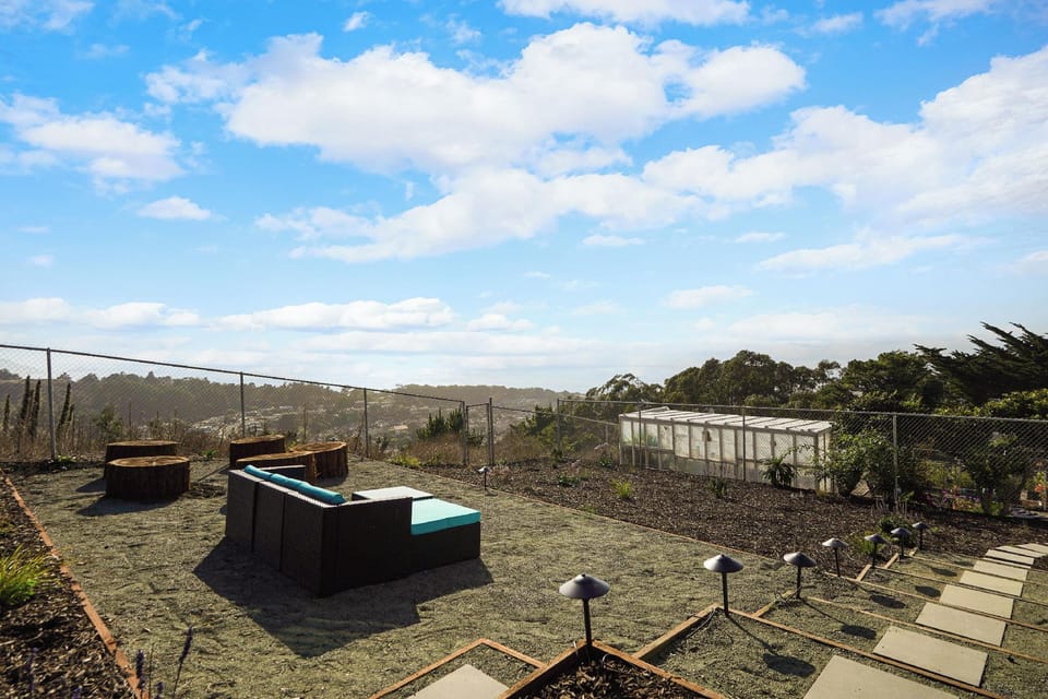 Oceanview Sunset View 3BR Luxe Home Yard Hotel in Pacifica