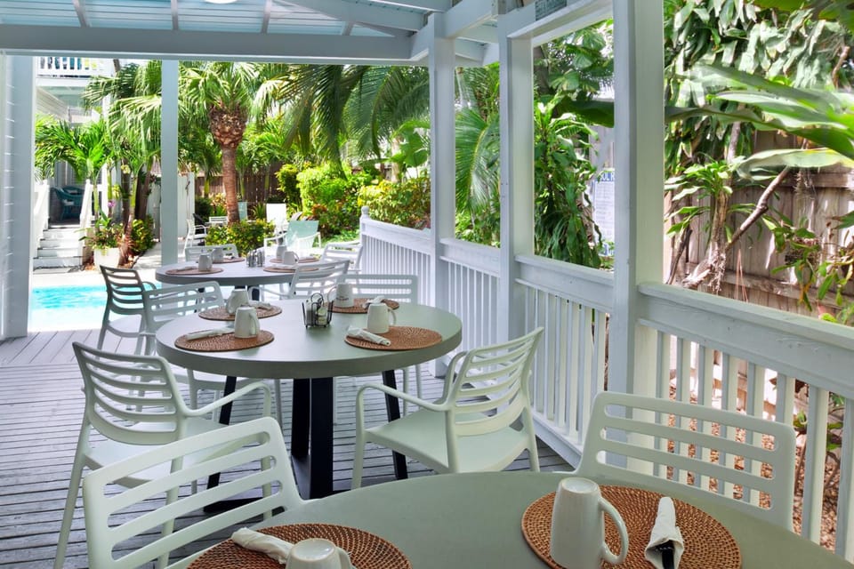 Coco Plum Inn Hotel in Key West