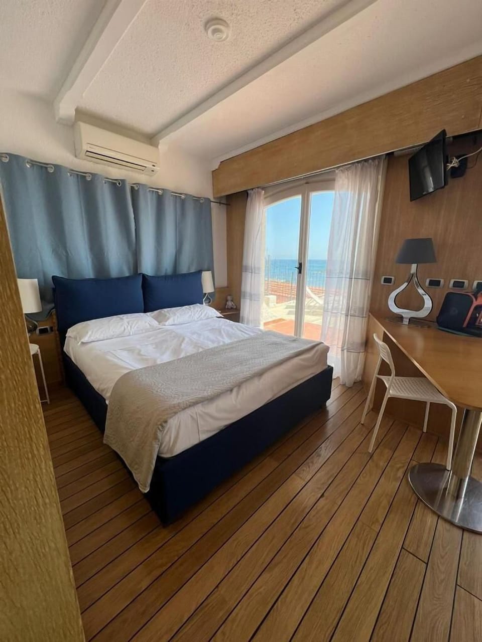 VILLA RITA SEA FROT VIEW Hotel in Sanremo