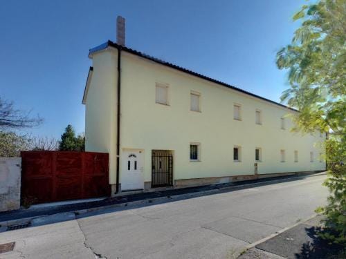 Cinema House Single & Double Rooms & Studio Apartments Hotel in Pula