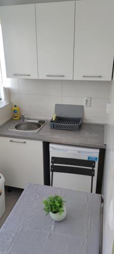 Cinema House Single & Double Rooms & Studio Apartments Hotel in Pula
