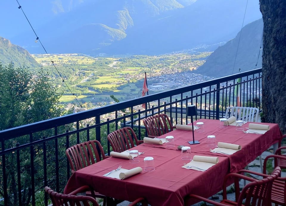Foresteria B&B Vecchiascuola Pianazzola Hotel in Chiavenna