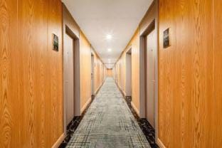 Yiwu Risheng Hotel (Niansanli Love Sea Shopping Park Branch) Hotel in Hangzhou