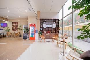 Dengba Inn (Zhenxin Xincun Metro Station Branch) Hotel in Shanghai
