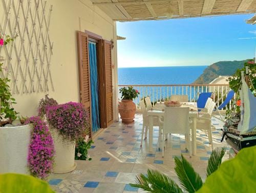 PonzaSmeralda Le Forna Hotel in Le Forna