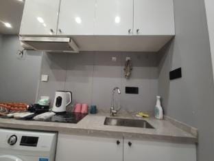 Yangyang Homestay (Shanghai Hengshan Road Dapuqiao Metro Station Branch) Hotel in Shanghai