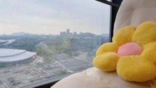 Olympic Sports Center 120-inch HD Giant Screen Meisu (Jinghu International) Hotel in Hangzhou